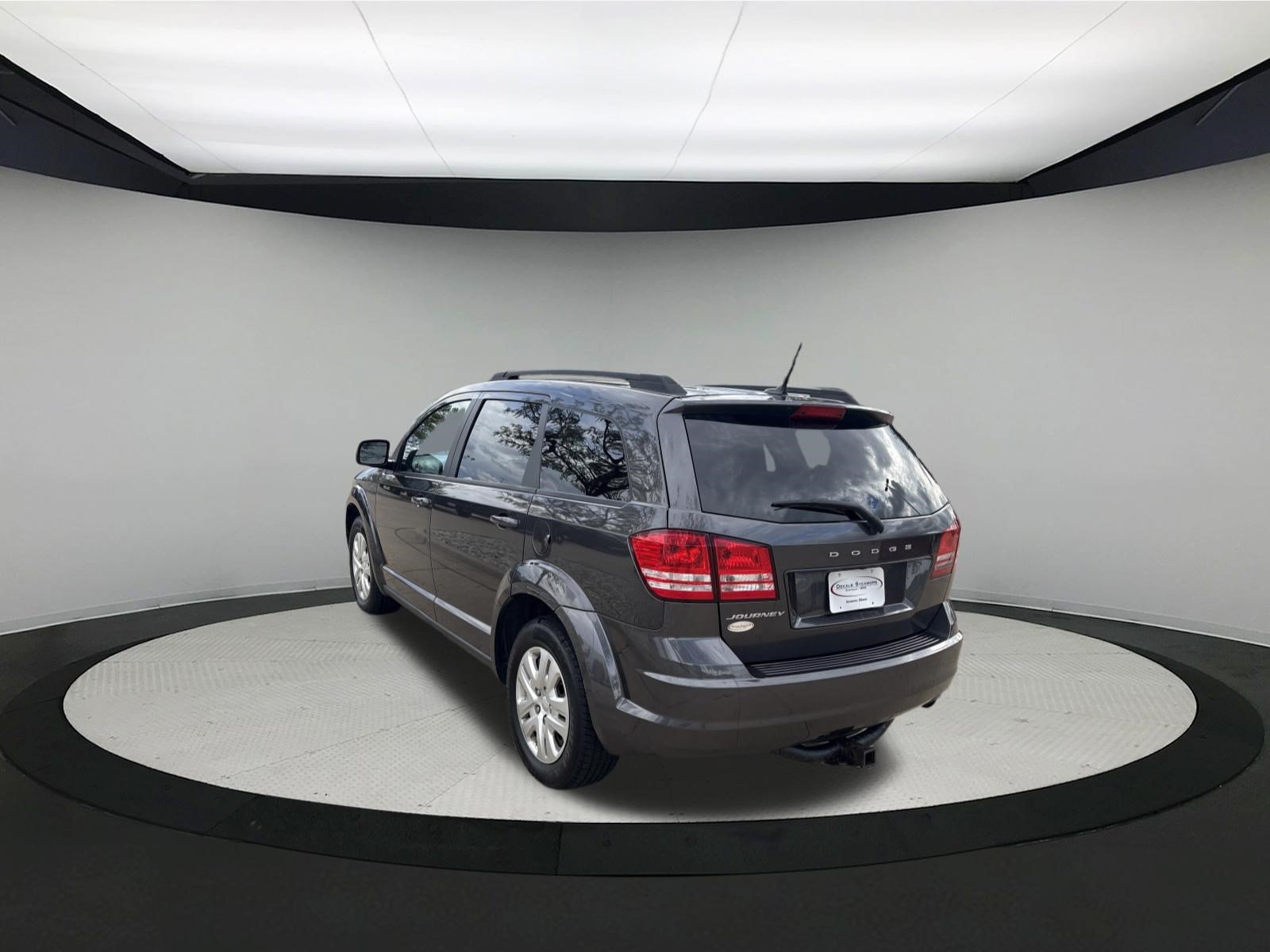 Used 2018 Dodge Journey SE