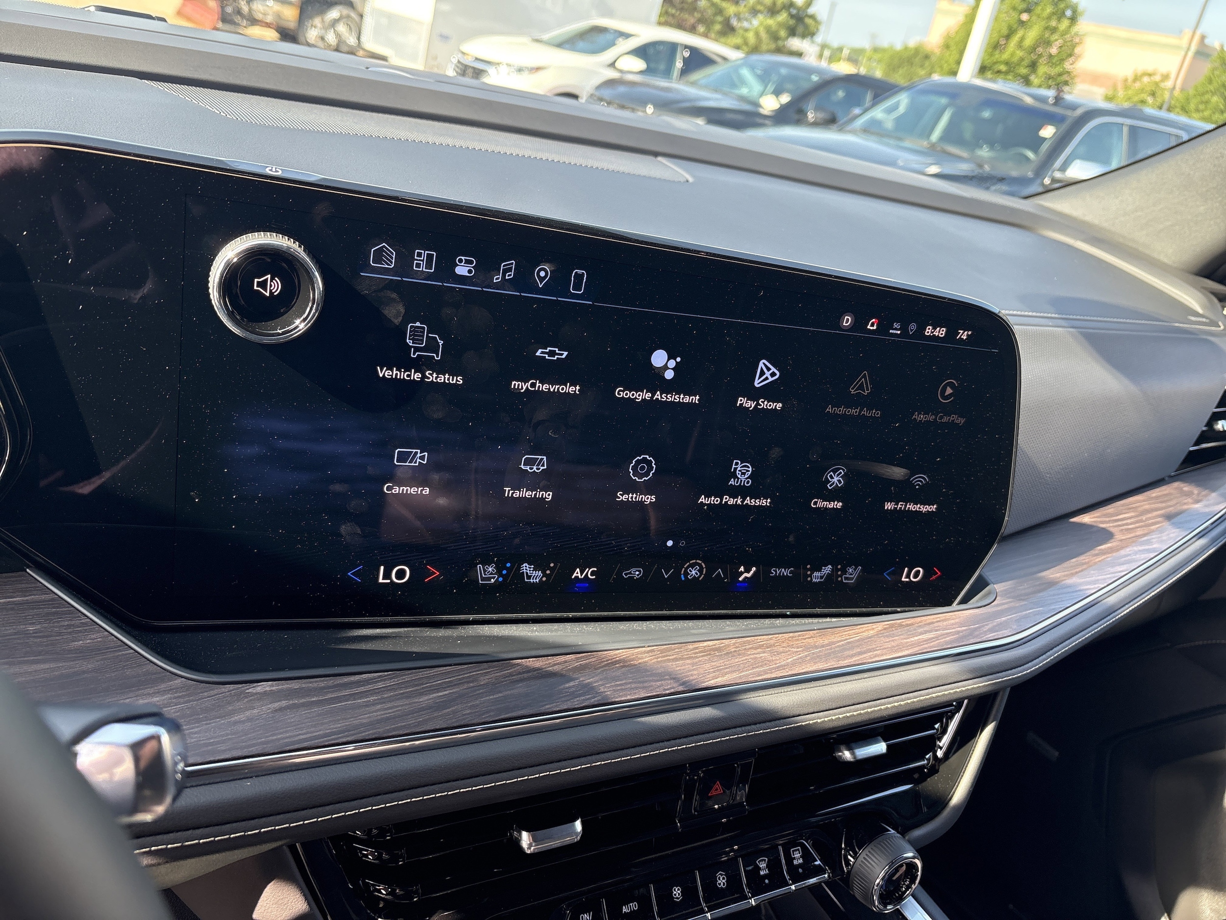 2026 Chevrolet Suburban Premier - Photo 24