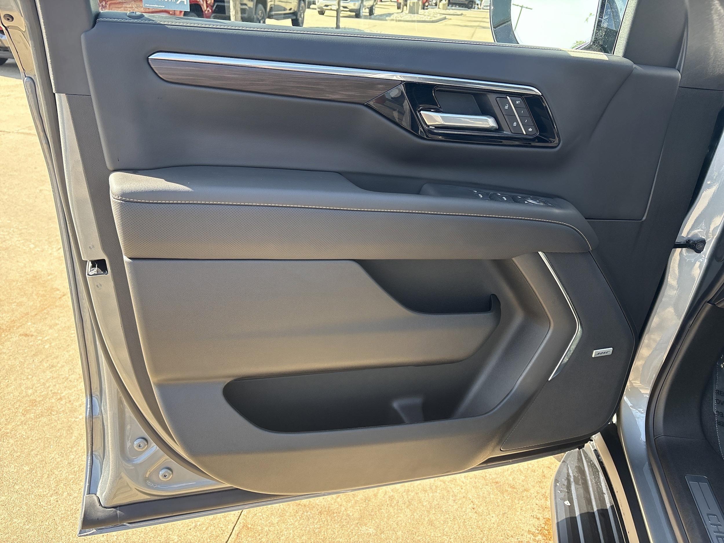 2026 Chevrolet Suburban Premier - Photo 10