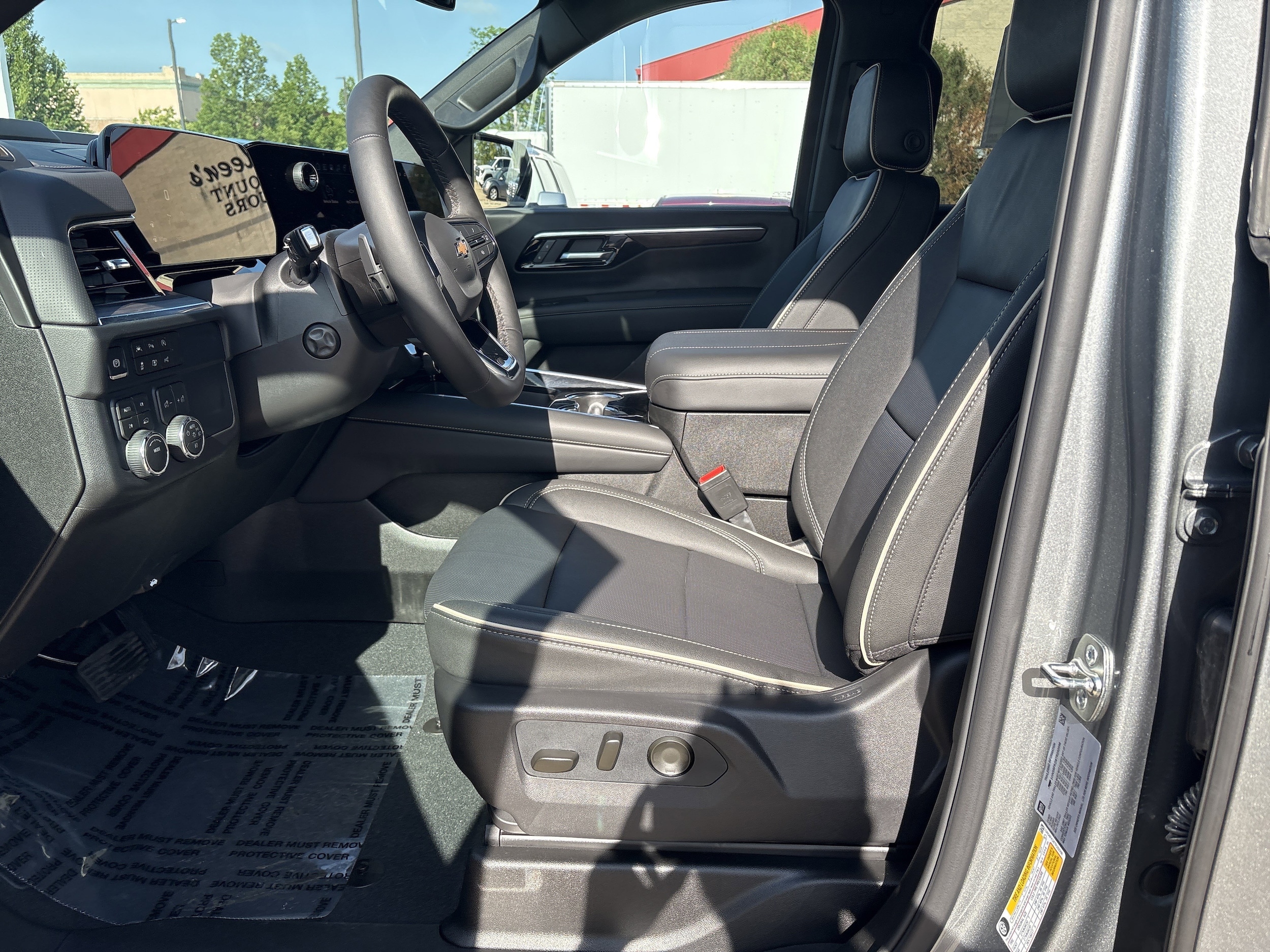 2026 Chevrolet Suburban Premier - Photo 11