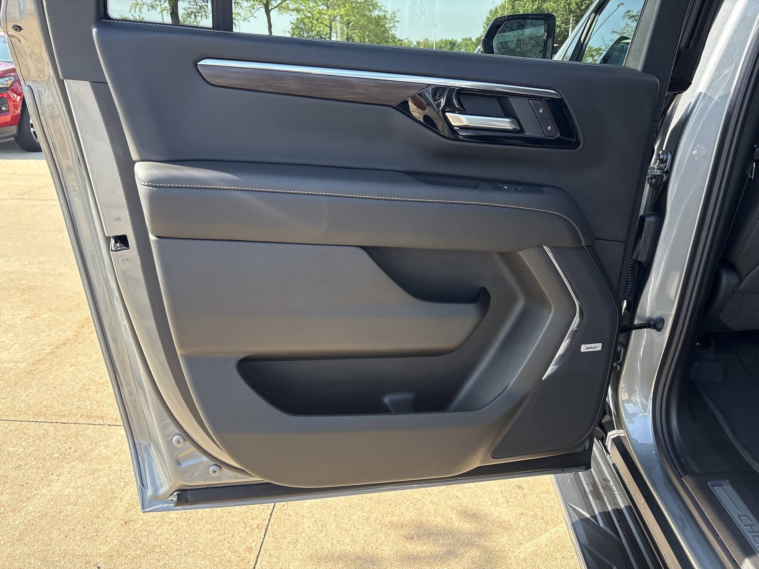2026 Chevrolet Suburban Premier - Photo 12