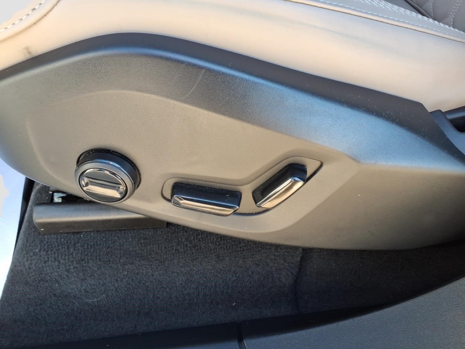 2026 Volvo XC90 Plus - Photo 19