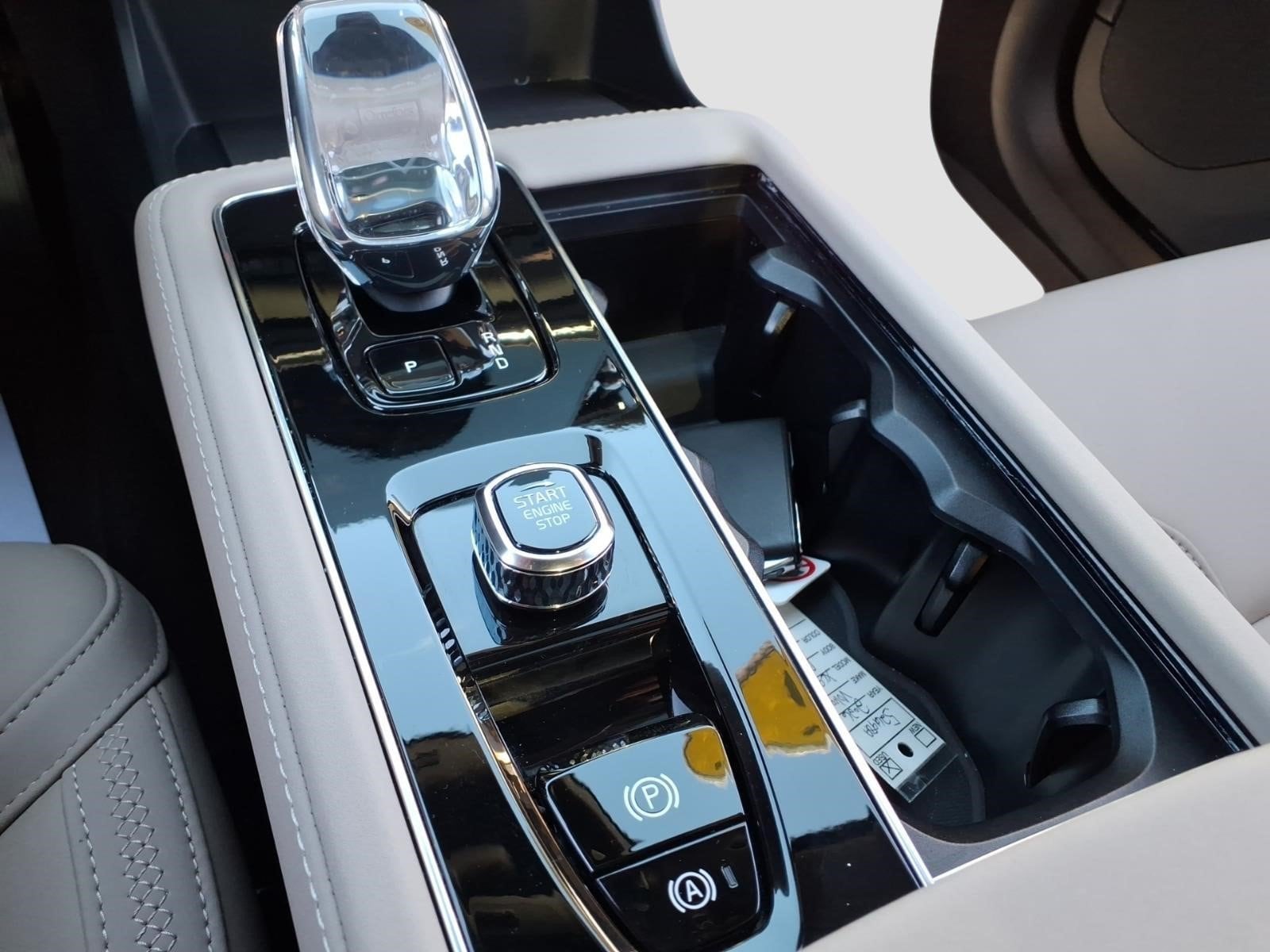 2026 Volvo XC90 Plus - Photo 20
