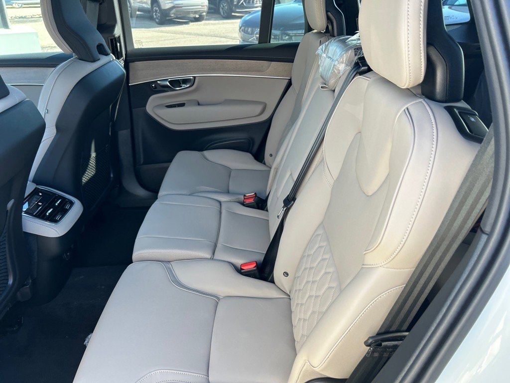 2026 Volvo XC90 Plus - Photo 9