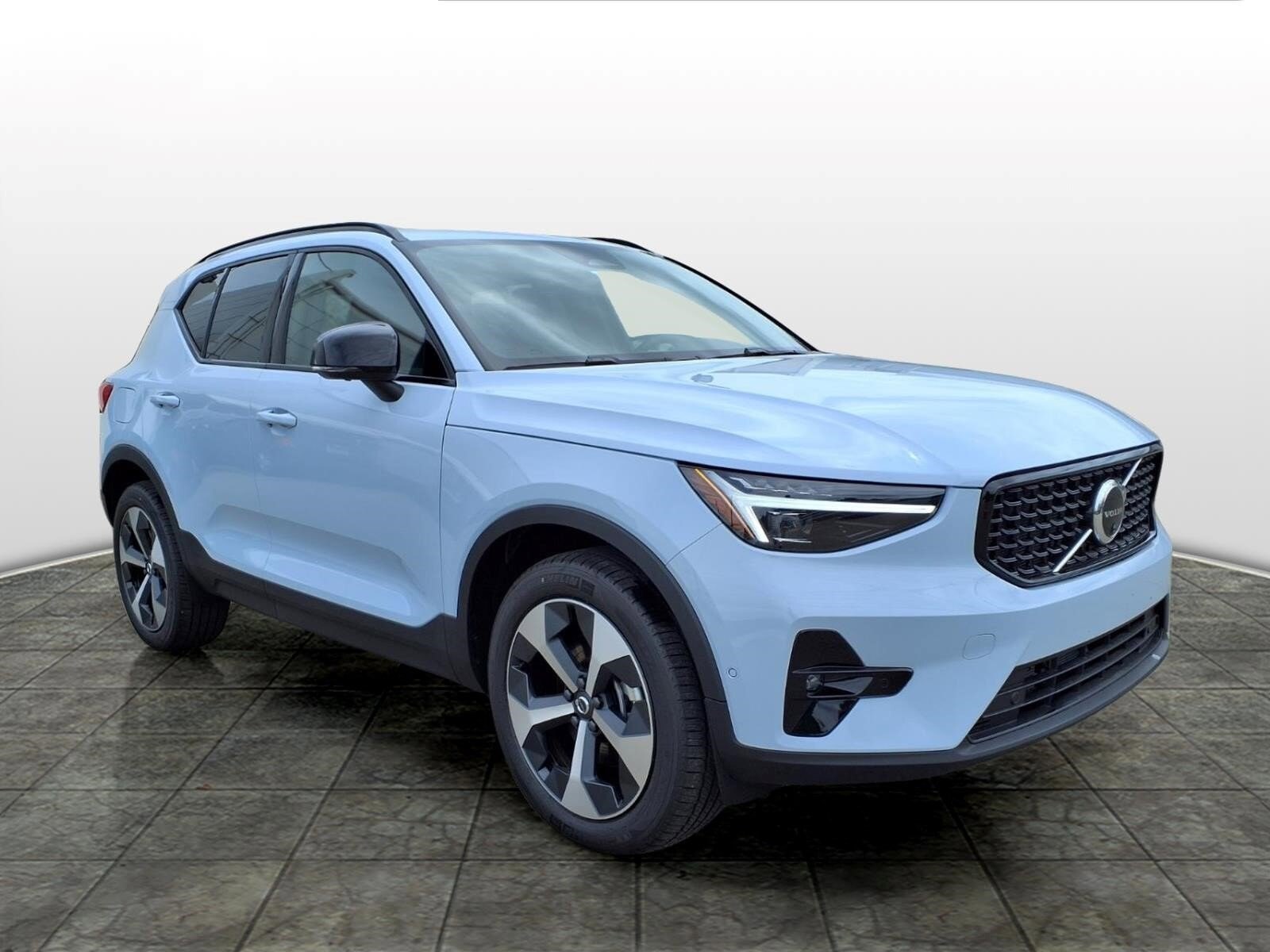 2026 Volvo XC40