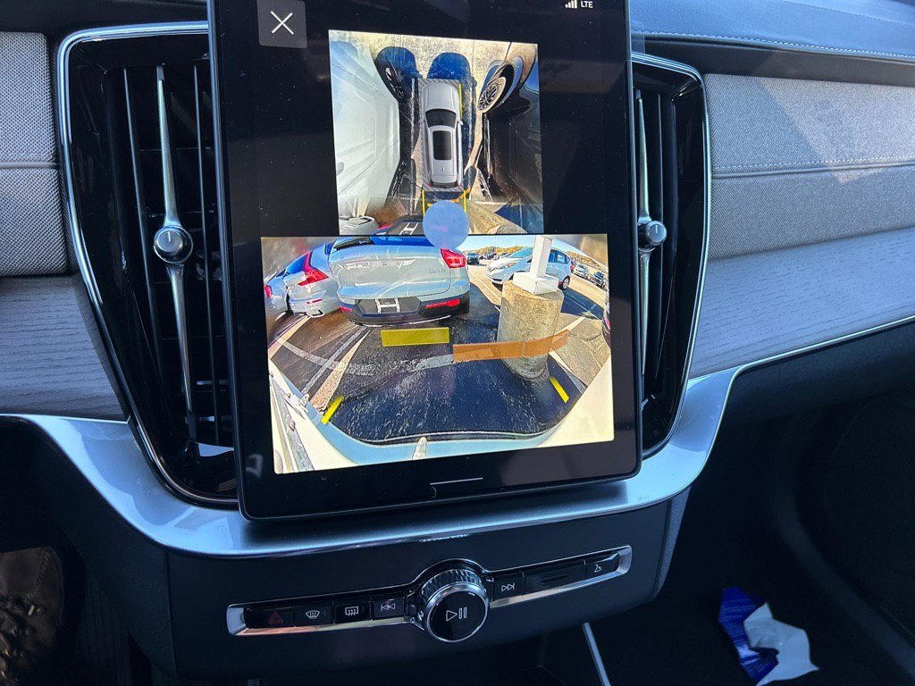 2026 Volvo XC90 Plus - Photo 7