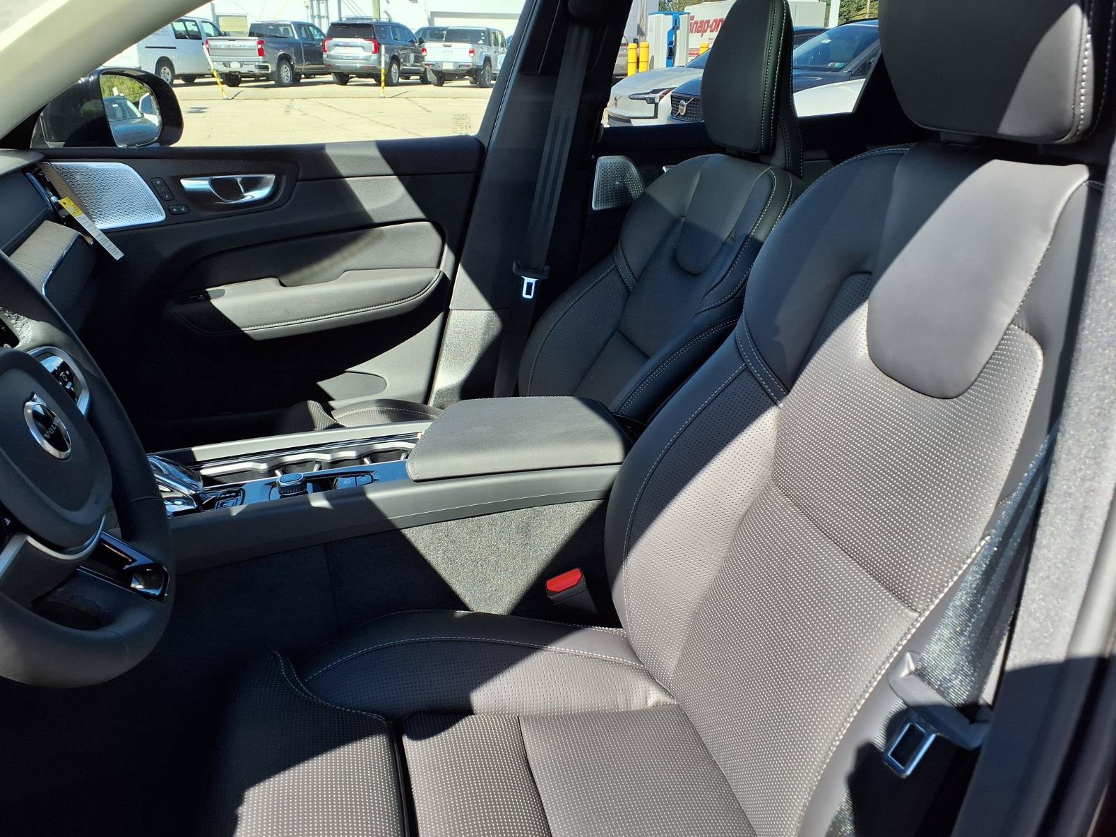 New 2026 Volvo XC60 B5 Ultra SUV