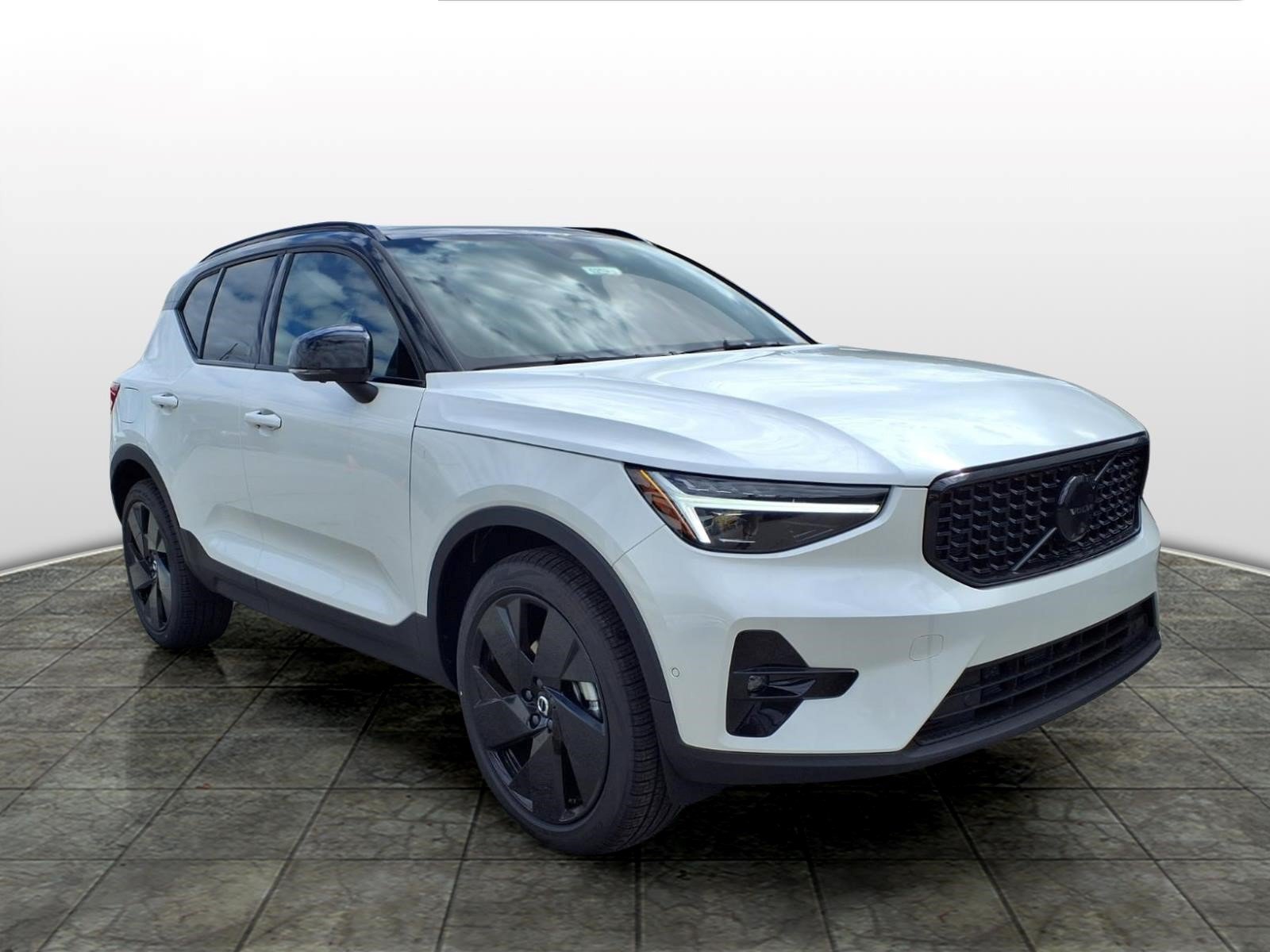 2026 Volvo XC40