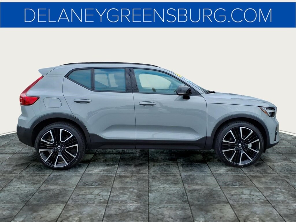 Used 2026 Volvo XC40 B5 Ultra SUV