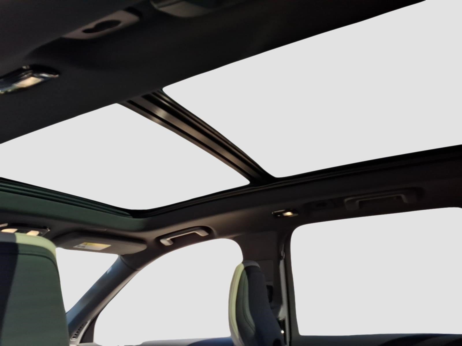 2026 Volvo XC90 Plus - Photo 14