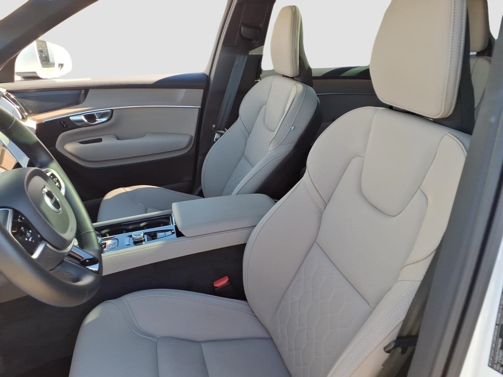 2026 Volvo XC90 Plus - Photo 11