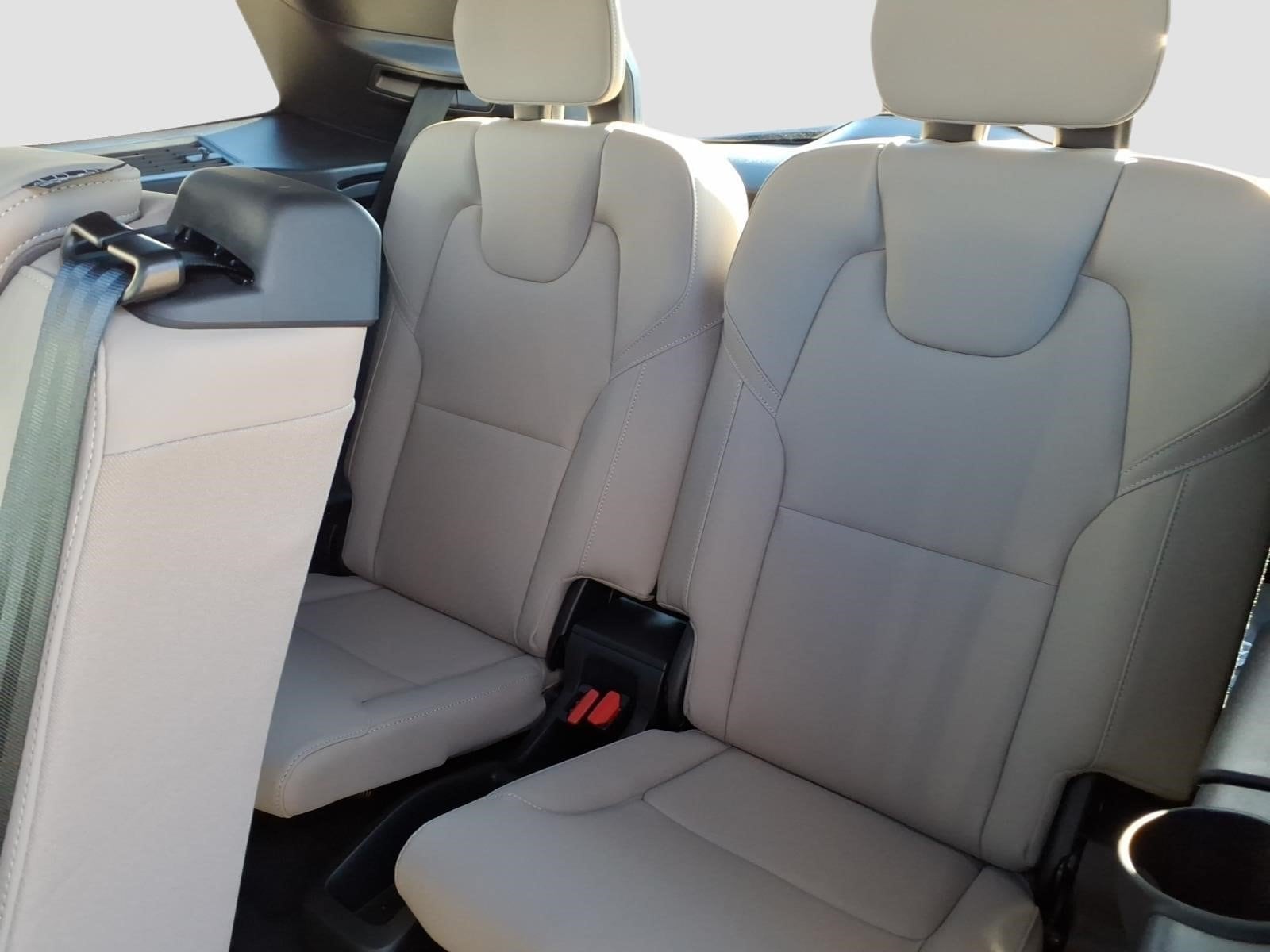 2026 Volvo XC90 Plus - Photo 15