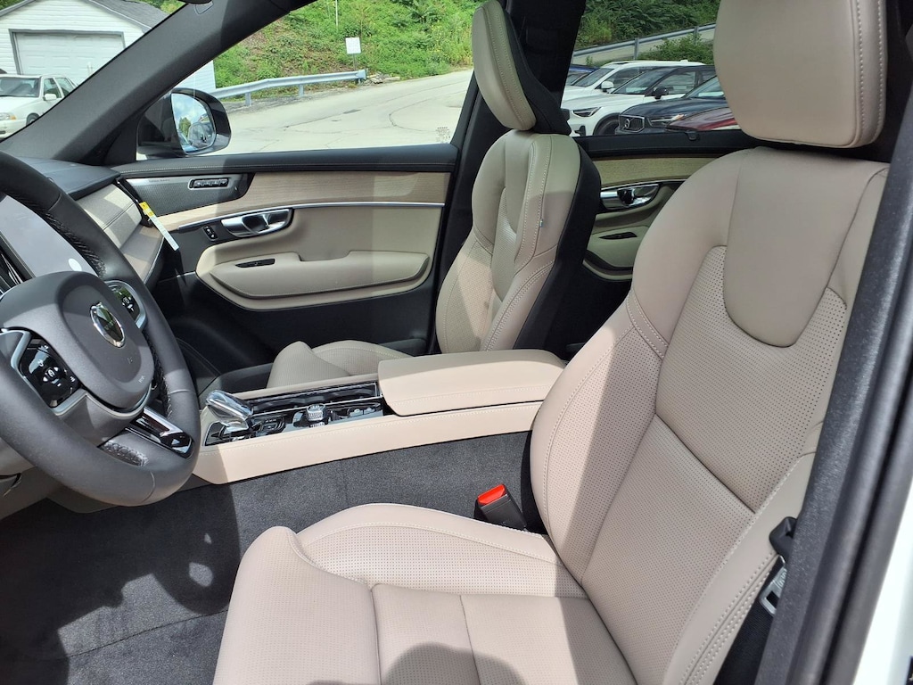 New 2026 Volvo XC90 B6 Ultra Dark Theme 7-Seater SUV