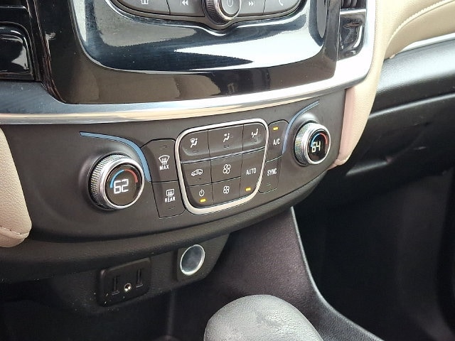 2023 Chevrolet Traverse LS - Photo 17