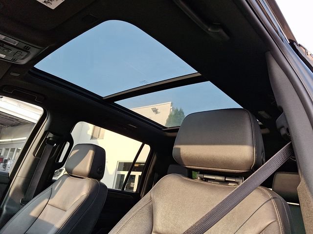 2023 Chevrolet Suburban Z71 - Photo 16