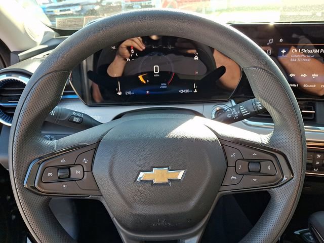 2025 Chevrolet Trax LT - Photo 19