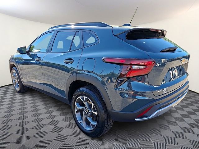 2025 Chevrolet Trax LT - Photo 4