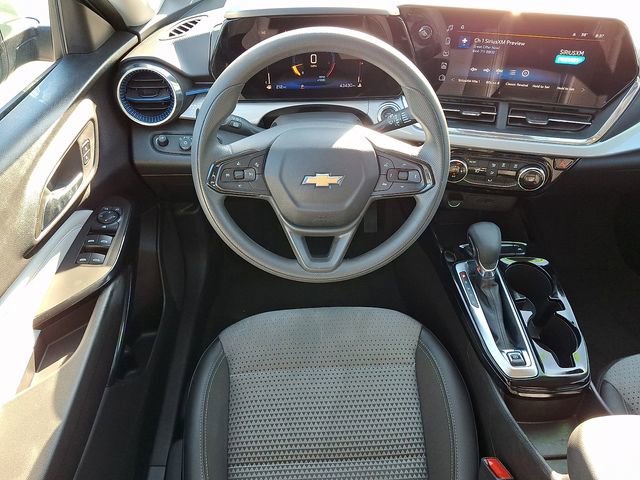 2025 Chevrolet Trax LT - Photo 12