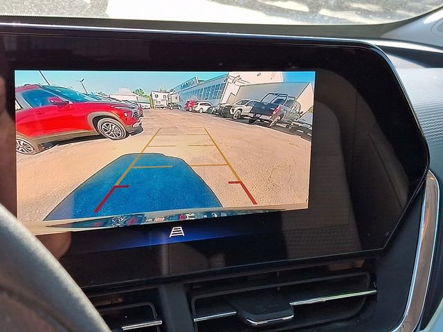 2025 Chevrolet Trax LT - Photo 18