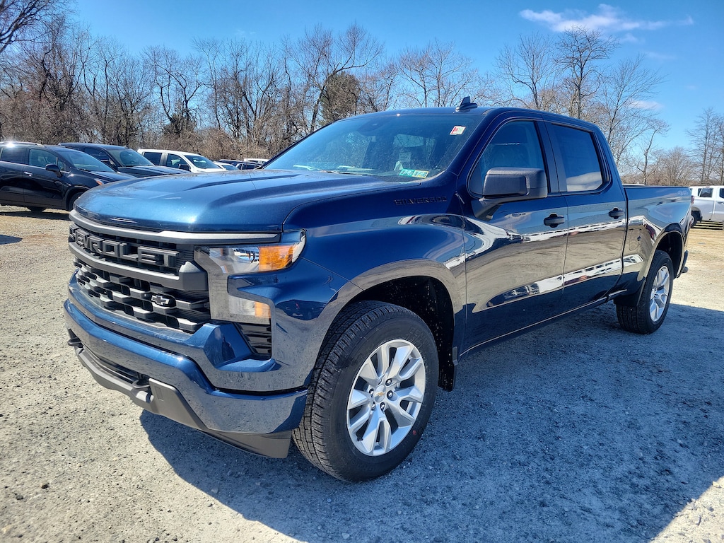 New 2023 Chevrolet Silverado 1500 Custom 4WD Crew Cab 157 Custom