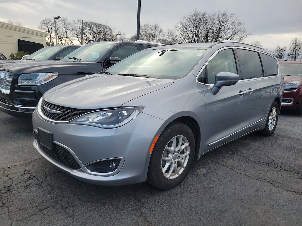 Used 2020 Chrysler Pacifica Touring L Touring L FWD