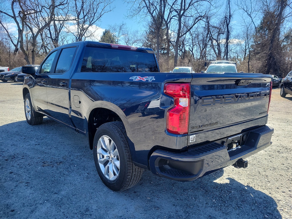 New 2023 Chevrolet Silverado 1500 Custom 4WD Crew Cab 157 Custom