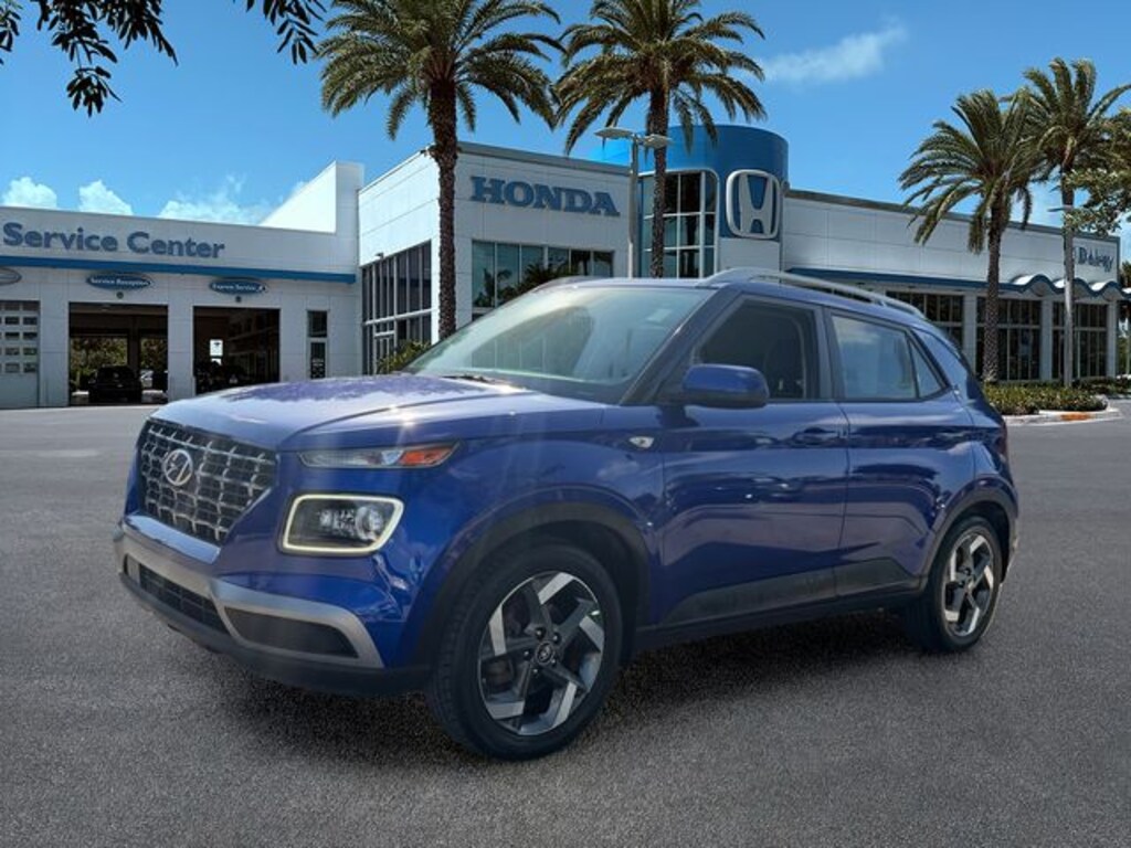 Used 2024 Hyundai Venue Limited SUV