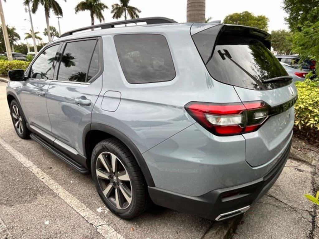 Certified 2023 Honda Pilot Touring SUV