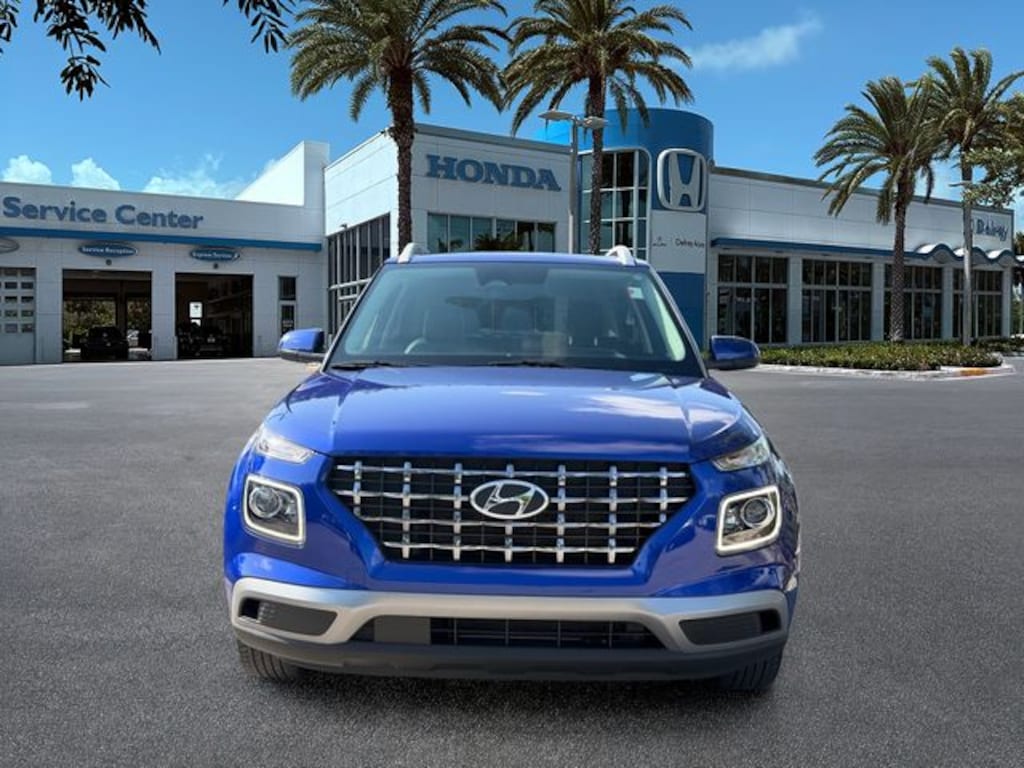 Used 2024 Hyundai Venue Limited SUV