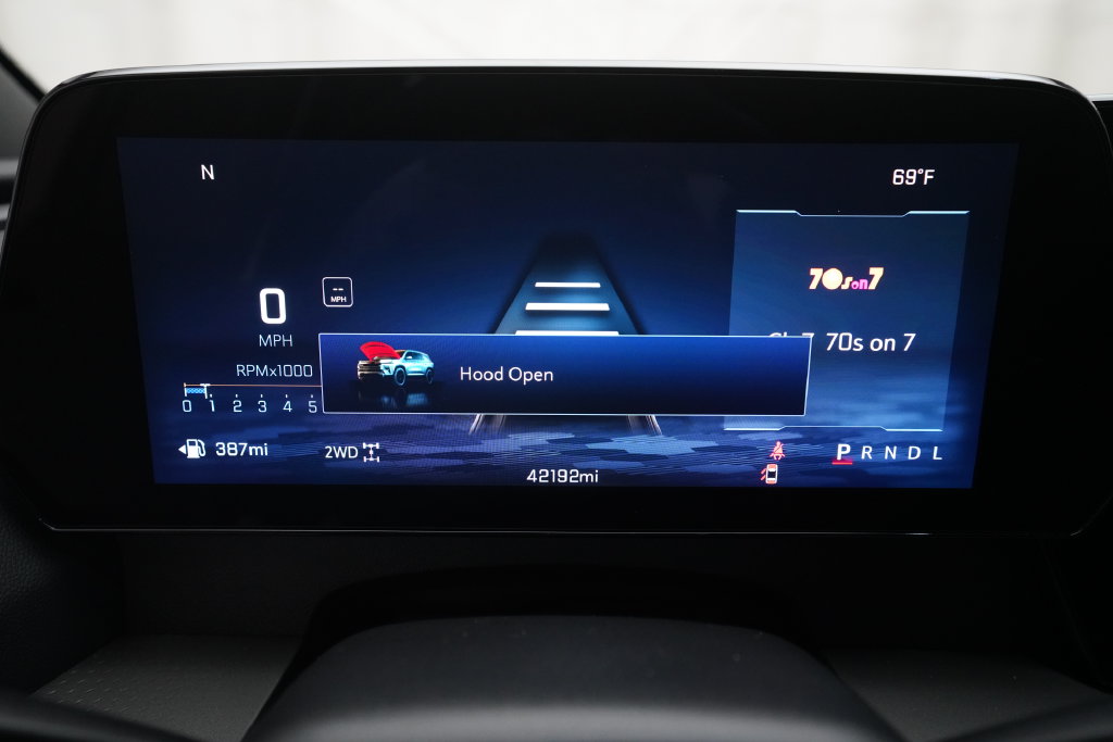Used 2025 Chevrolet Traverse LT SUV