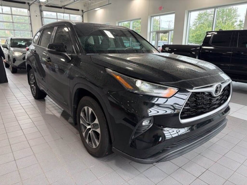 Used 2025 Toyota Highlander XLE SUV