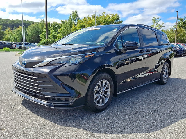 Certified 2025 Toyota Sienna LE Van Passenger Van