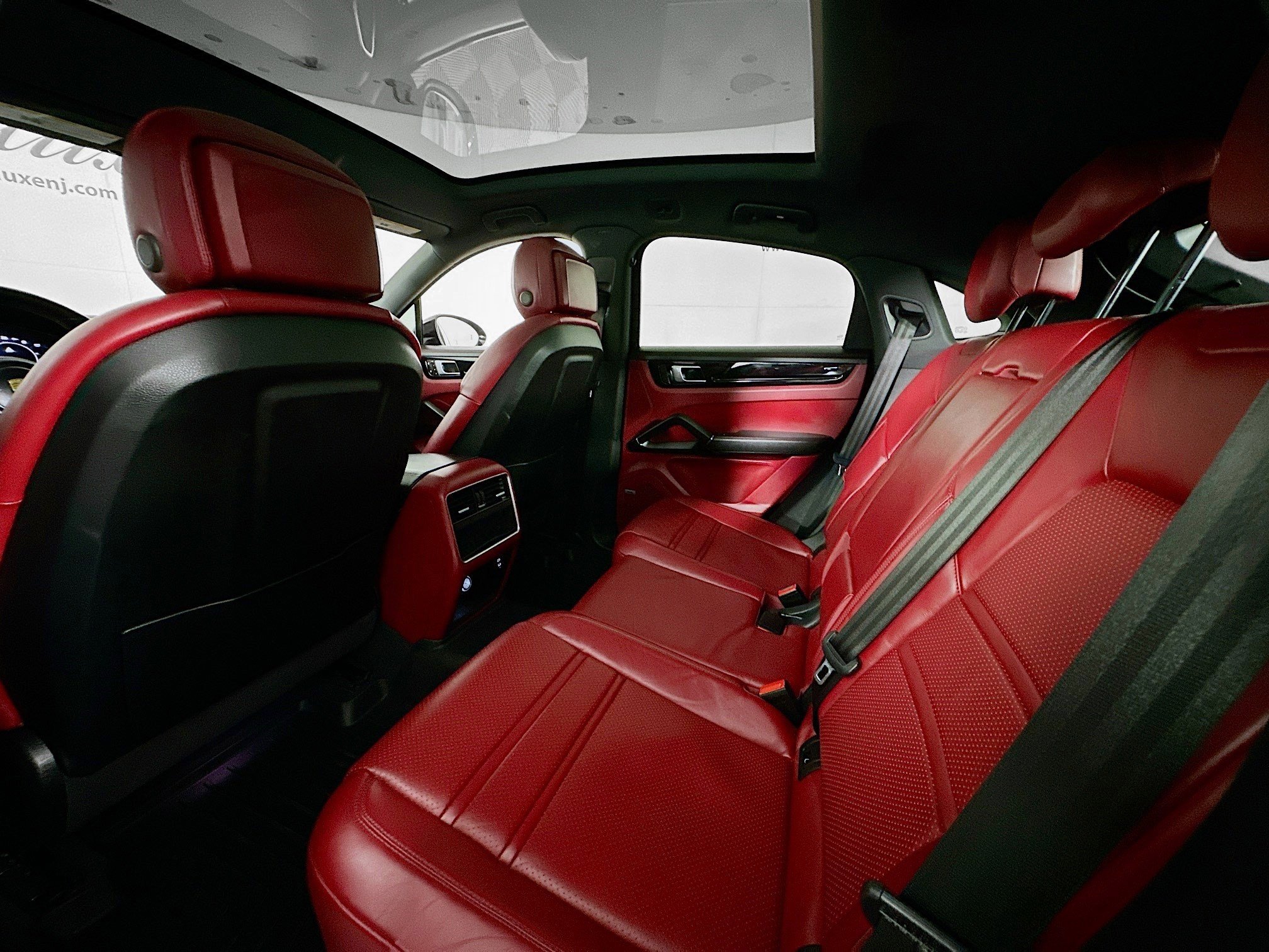 2022 Porsche Cayenne Coupe E-Hybrid - Photo 25