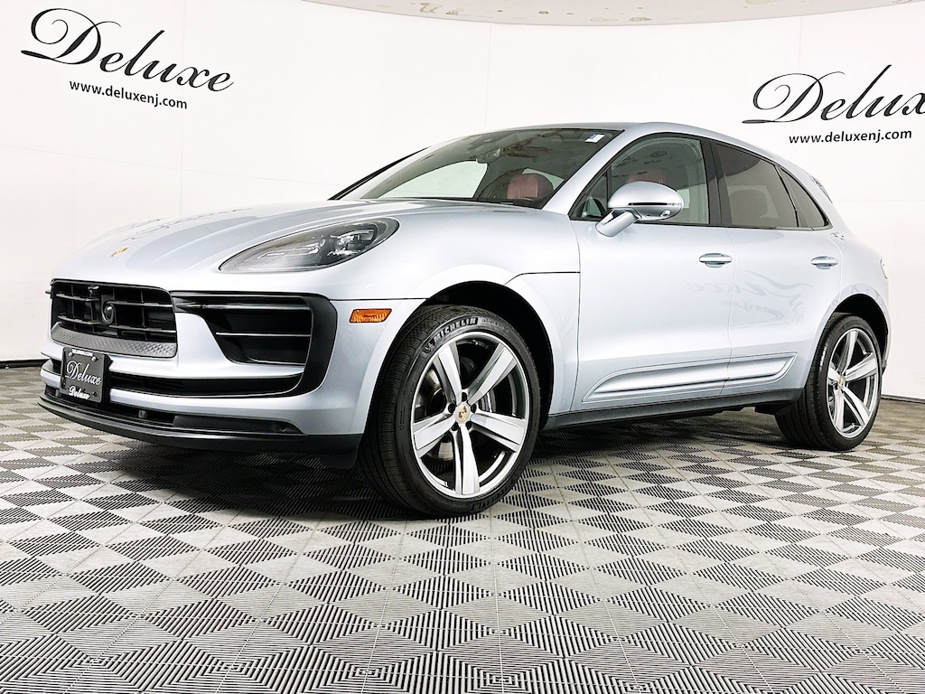 Used 2024 Porsche Macan Premium Plus AWD SUV,