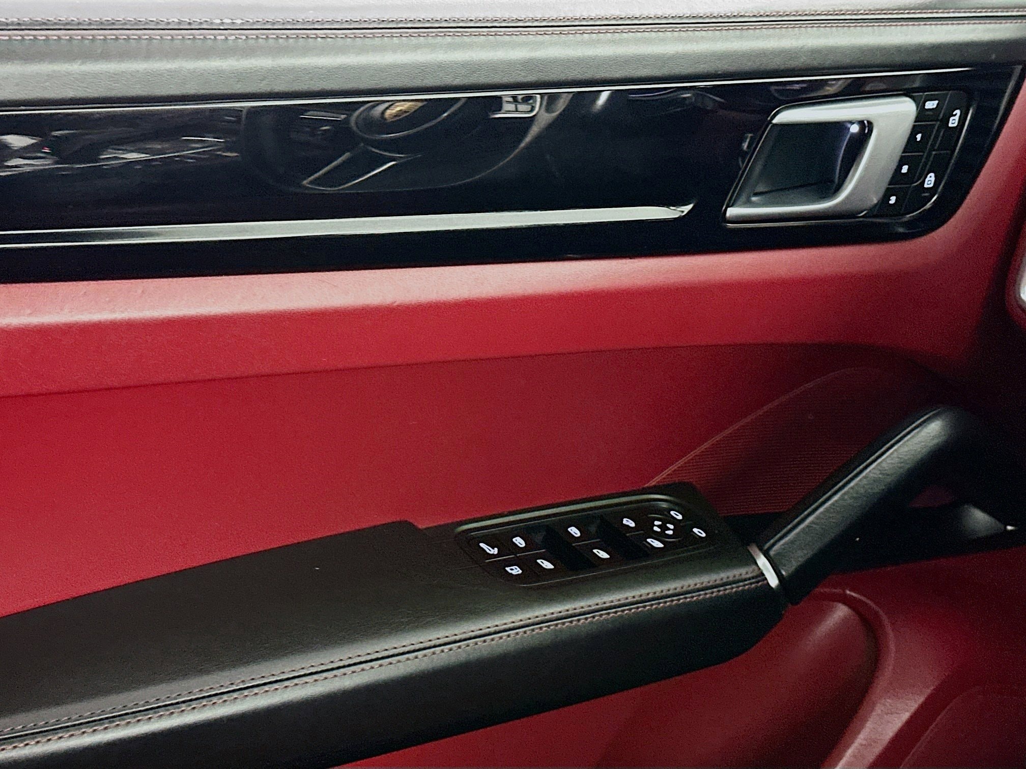 2022 Porsche Cayenne Coupe E-Hybrid - Photo 14
