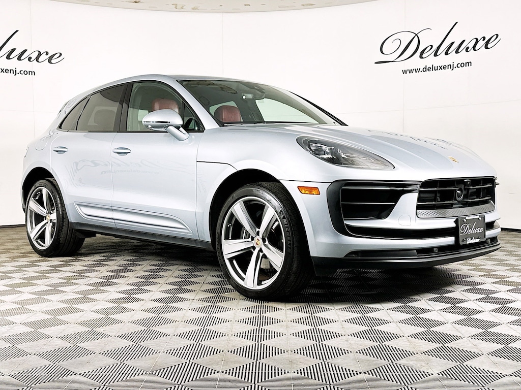 Used 2024 Porsche Macan Premium Plus AWD SUV,