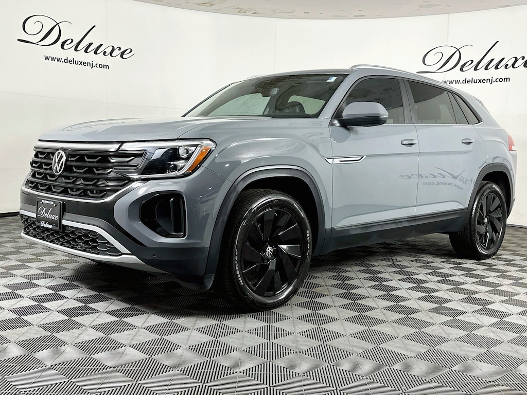 Used 2025 Volkswagen Atlas Cross Sport 2.0L TSI SE Technology 4MOTION SUV,