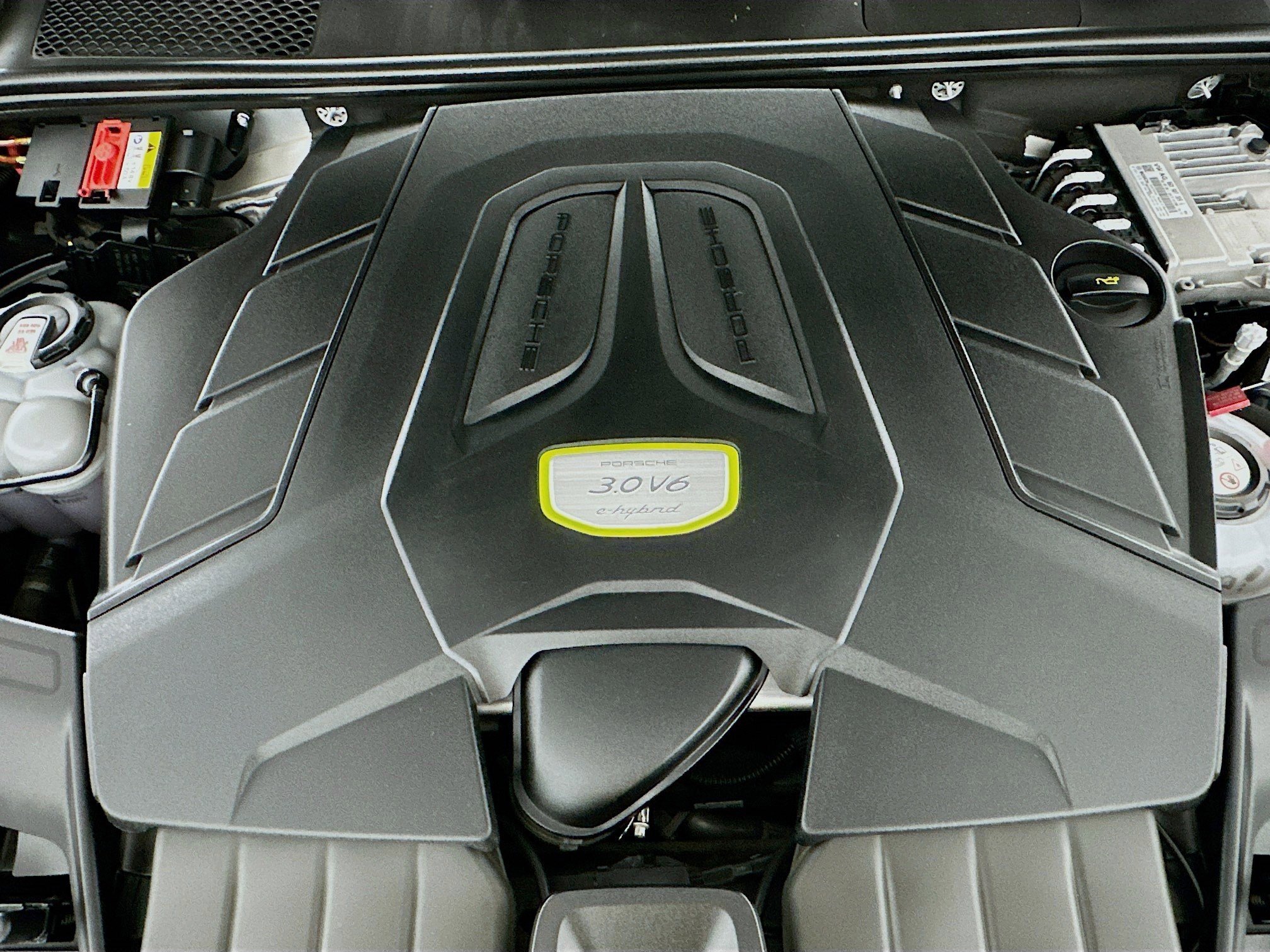 2022 Porsche Cayenne Coupe E-Hybrid - Photo 32