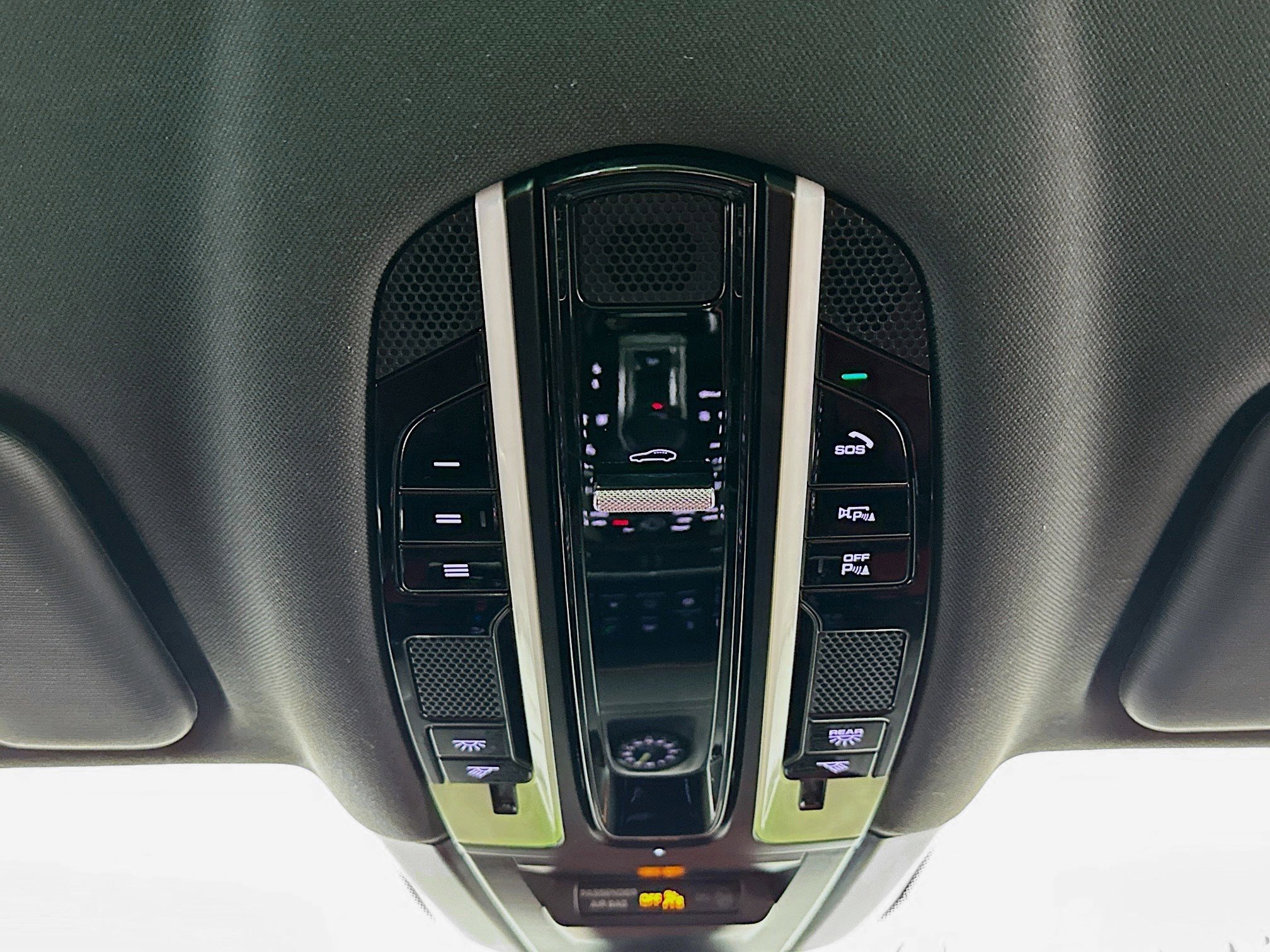 2022 Porsche Cayenne Coupe E-Hybrid - Photo 17