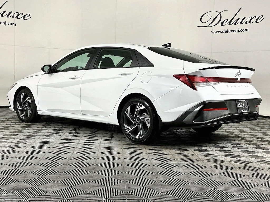 Used 2025 Hyundai Elantra SEL Sport Sedan,