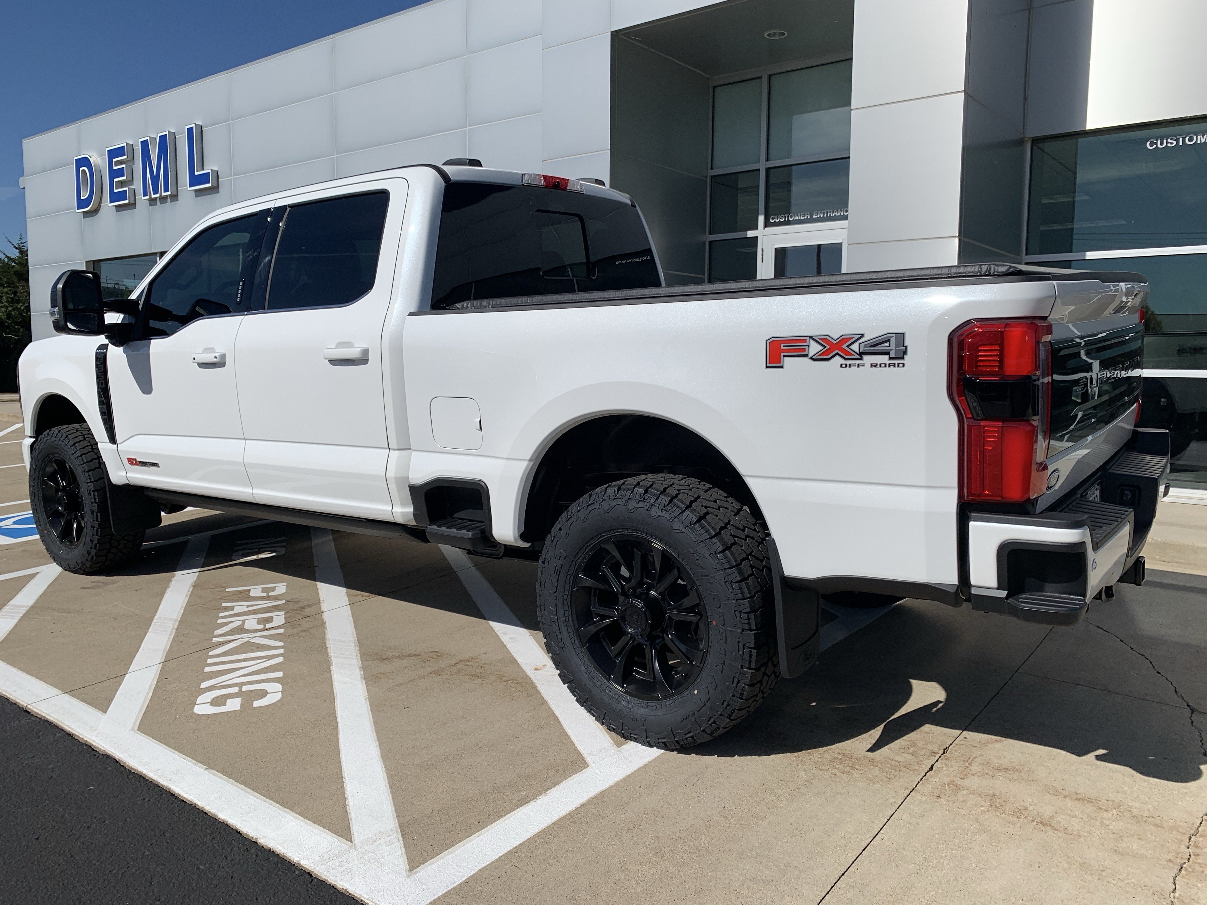 New 2027 Ford F-350 Platinum Crew Cab 4x4 Truck