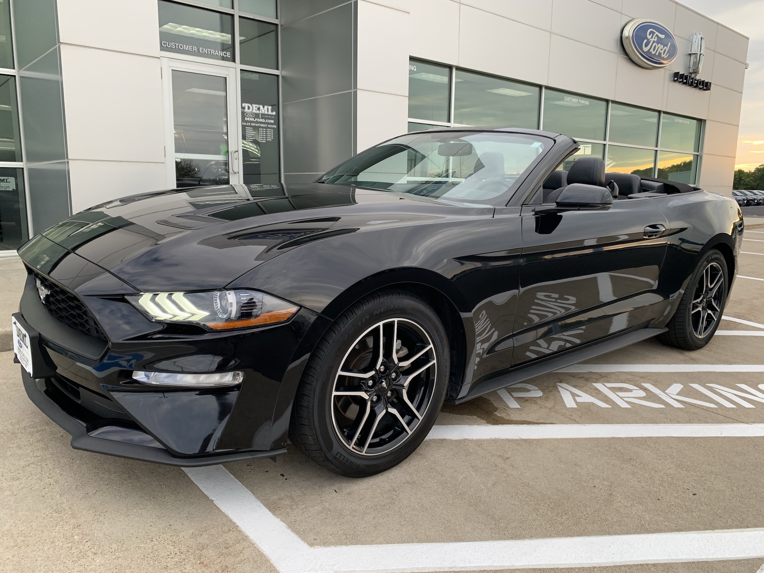 Used 2018 Ford Mustang EcoBoost Premium with VIN 1FATP8UH5J5111841 for sale in Waseca, Minnesota