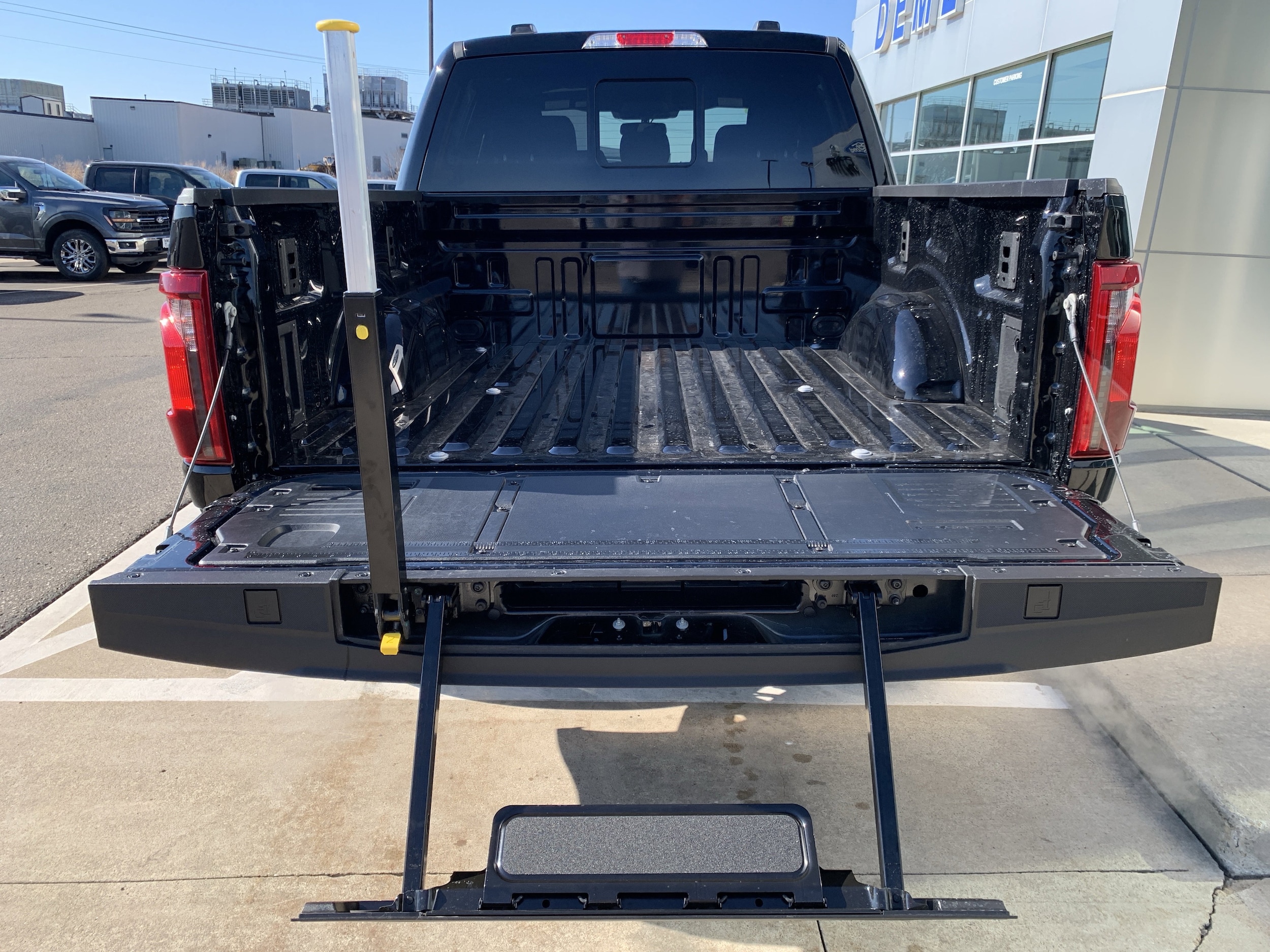 2026 Ford F-150 XLT - Photo 7
