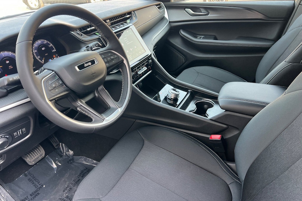 New 2026 Jeep Grand Cherokee LAREDO X 4X4 Sport Utility