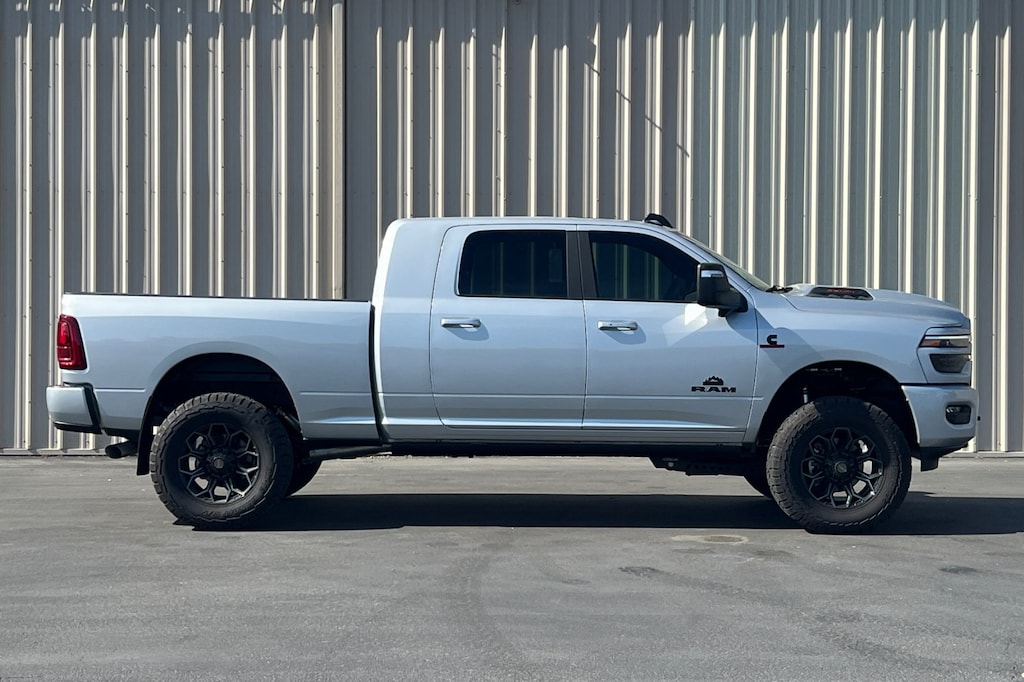 New 2026 Ram 3500 LARAMIE MEGA CAB 4X4 6'4 BOX Pickup
