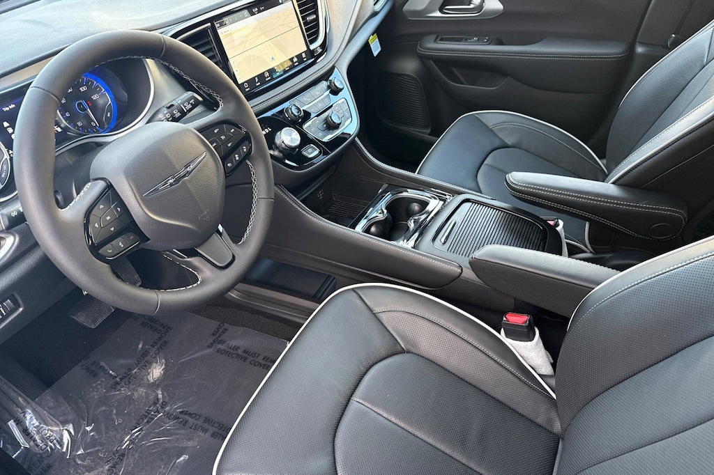 New 2026 Chrysler Pacifica LIMITED AWD Passenger Van