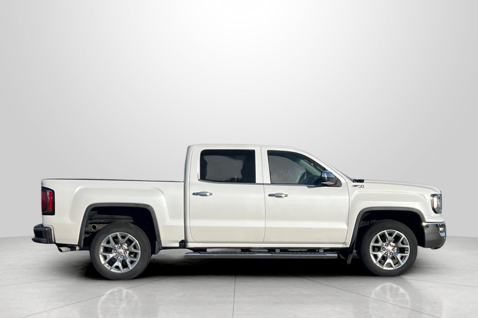2017 GMC Sierra 1500 SLT - Photo 2