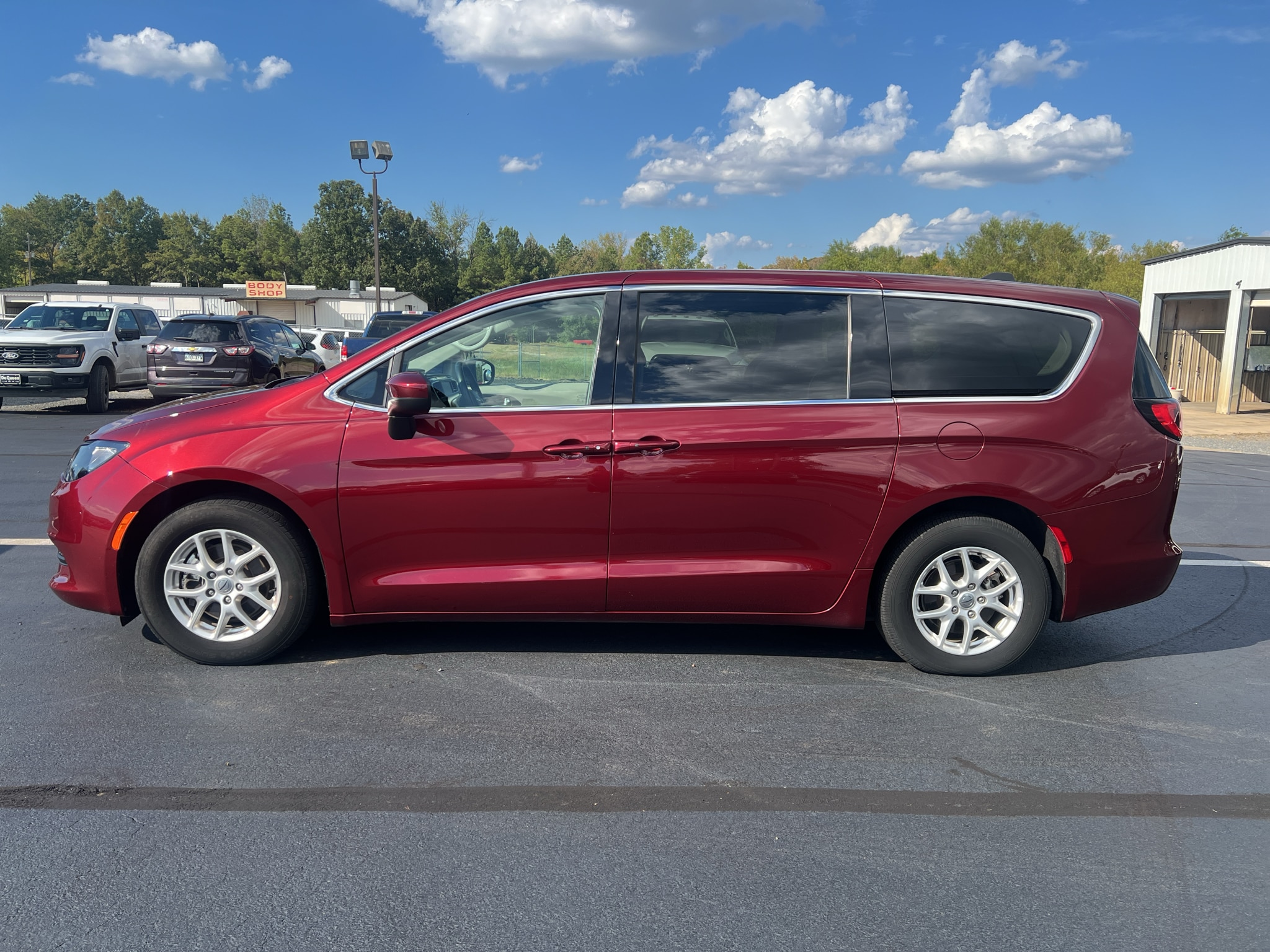 2023 Chrysler Voyager