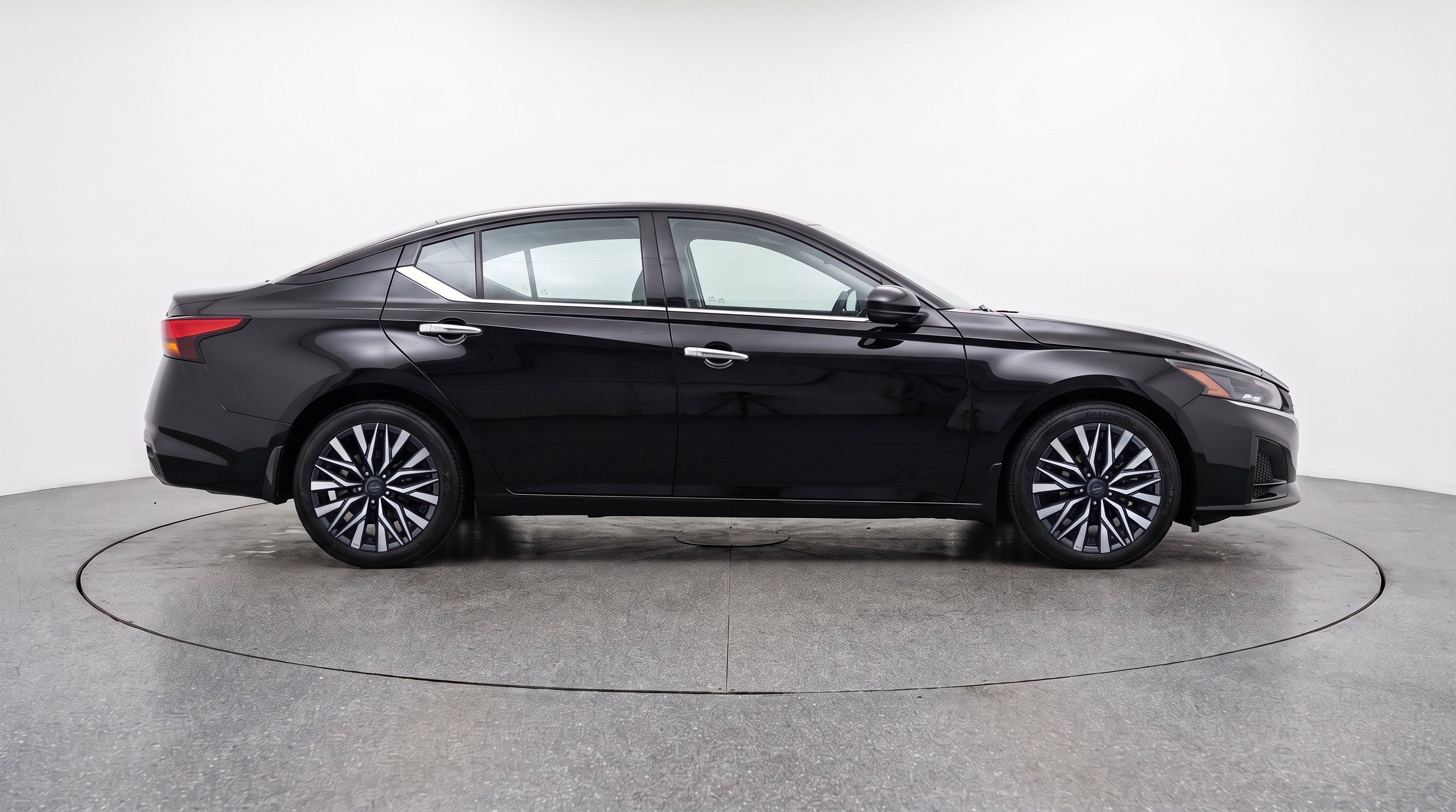 Thumbnail: 2025 Nissan Altima - 10