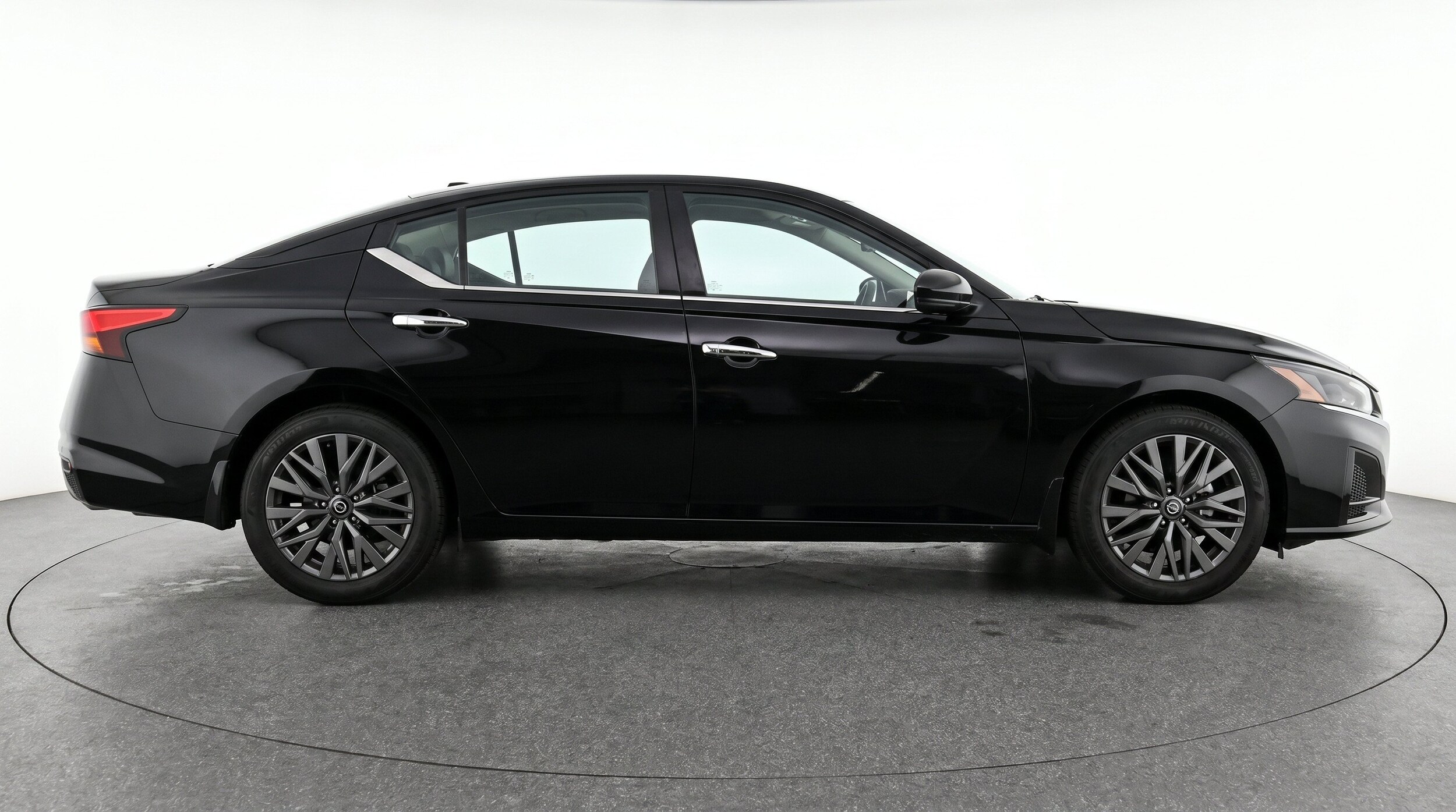Thumbnail: 2025 Nissan Altima - 10